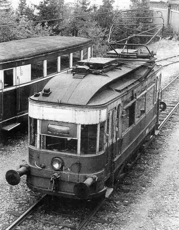 Die Straßenbahn auf der Flachstrecke nachgerüstet mit Pufferbohle und Puffern 1960, EK-Verlag